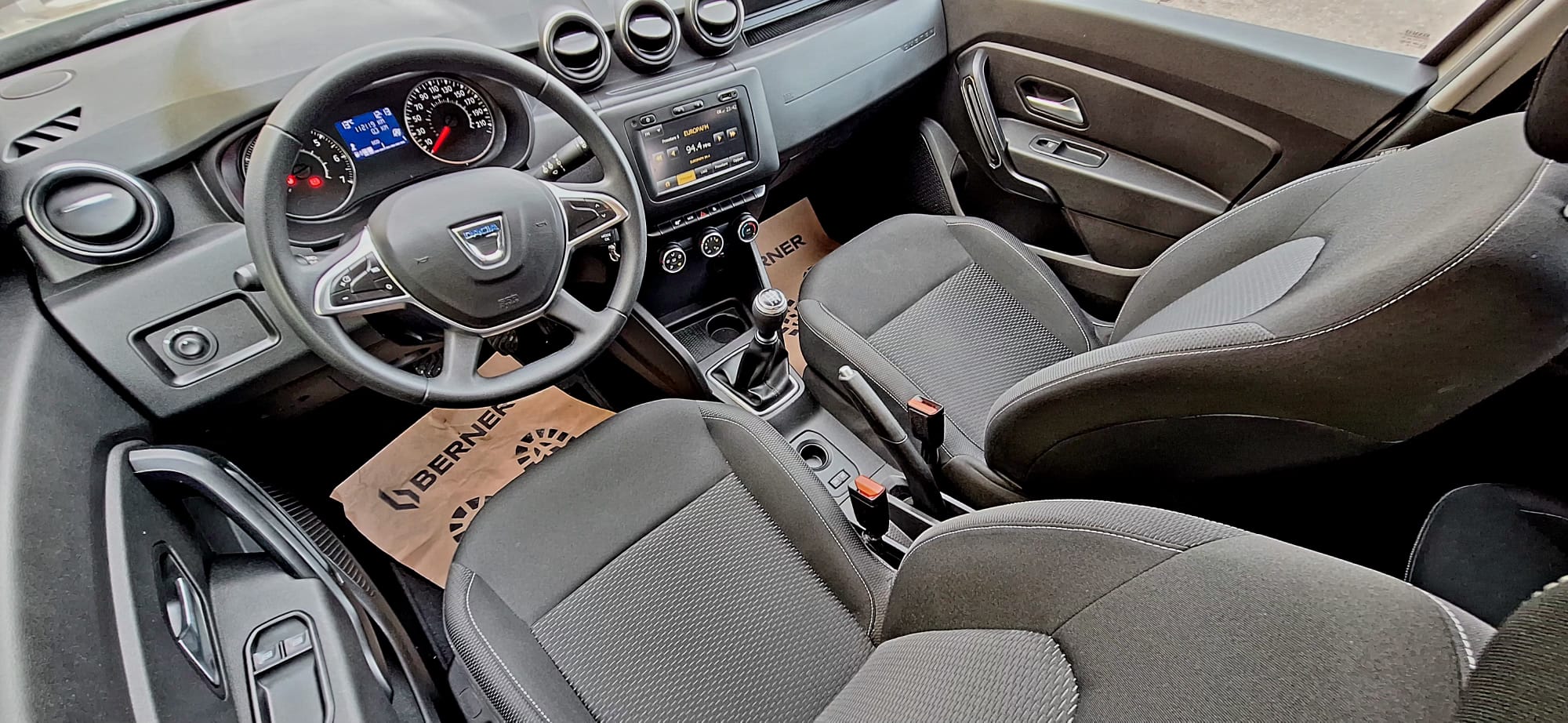 Dacia Duster 2018, 1.6 Benzina, 116 CP, Euro 6, Pret – 12.700 Euro